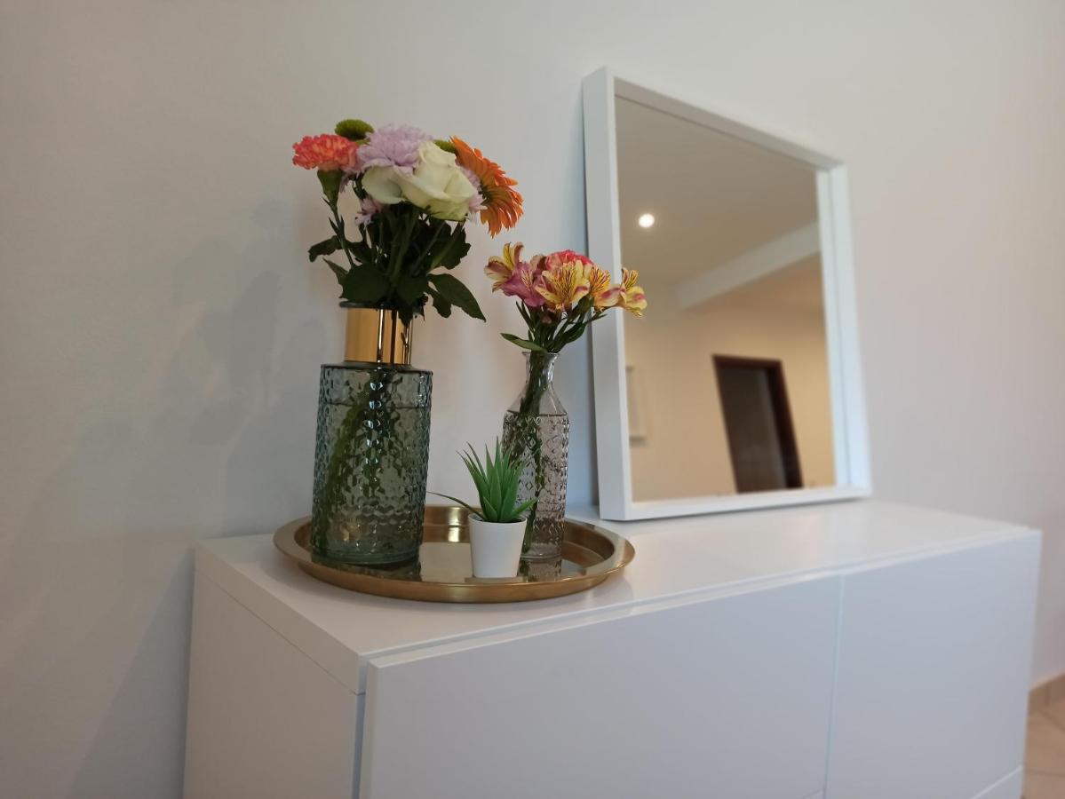 House Fifteen Horta  Luaran gambar