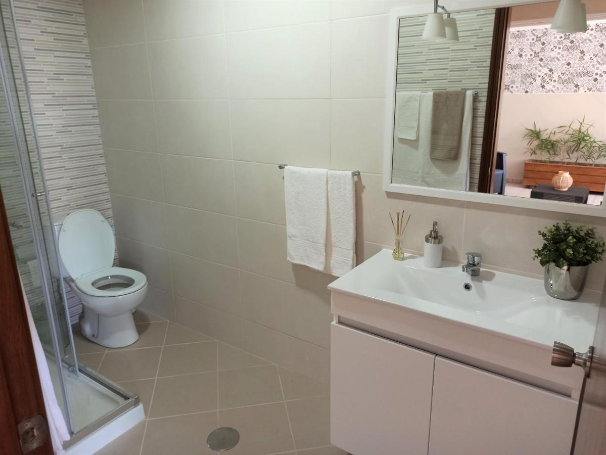 House Fifteen Horta  Luaran gambar