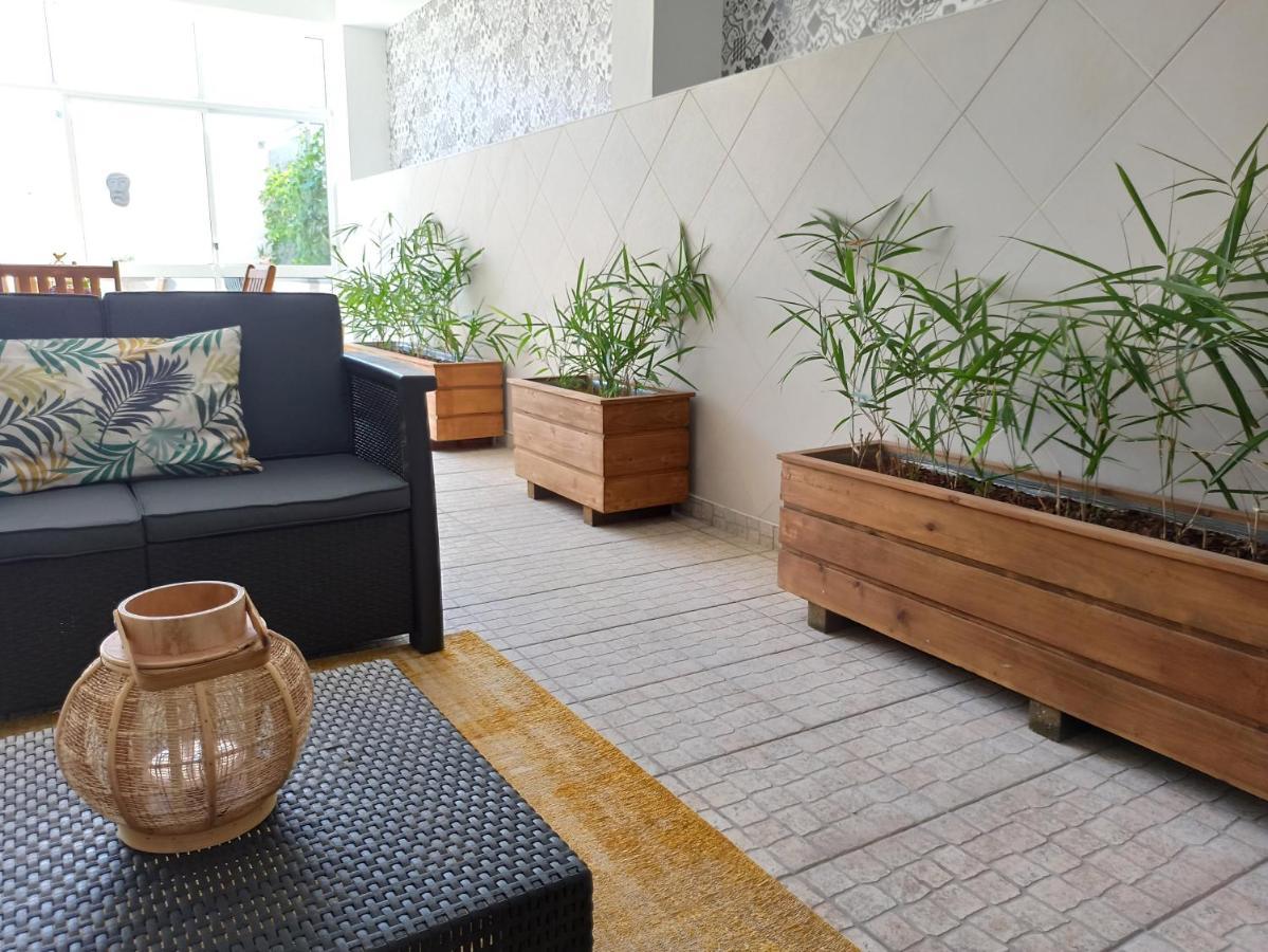 House Fifteen Horta  Luaran gambar
