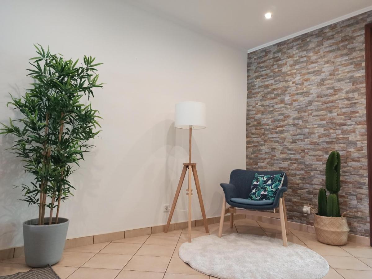 House Fifteen Horta  Luaran gambar