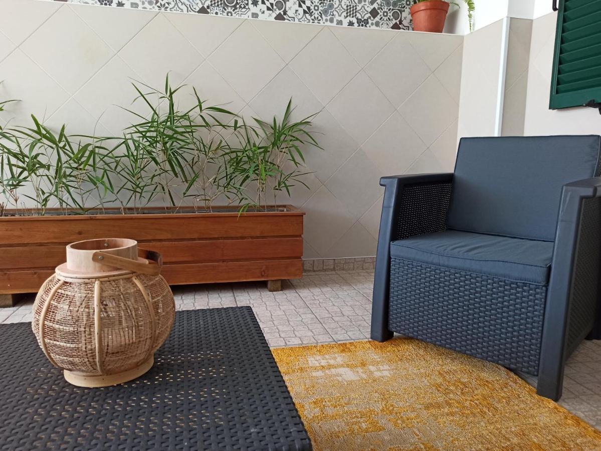 House Fifteen Horta  Luaran gambar