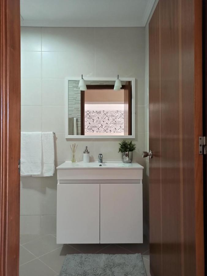 House Fifteen Horta  Luaran gambar